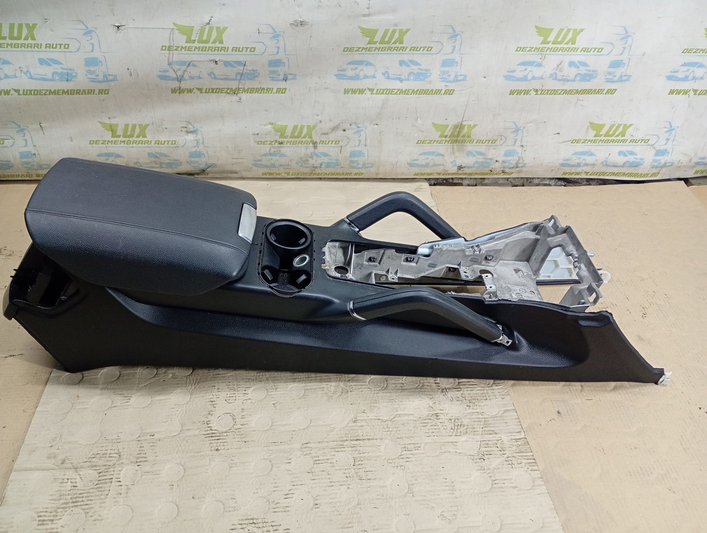 Consola centrala 45800001 Porsche Cayenne 958 (2010 - 2014)