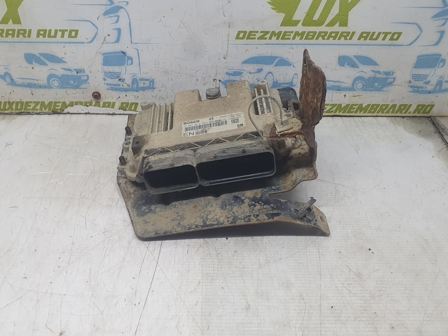 Calculator motor ECU 0281013593 Opel Zafira B (2005 - 2010)