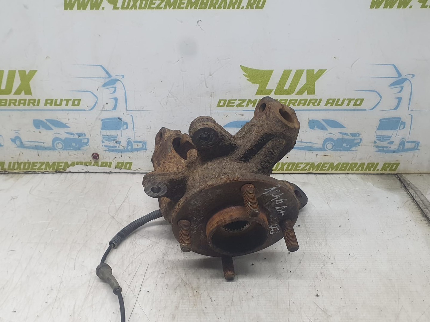 Fuzeta dreapta fata Ford Fiesta 5 (2001 - 2007)