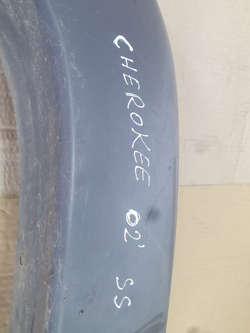 Overfender stanga spate Jeep Cherokee KJ (2001 - 2007)
