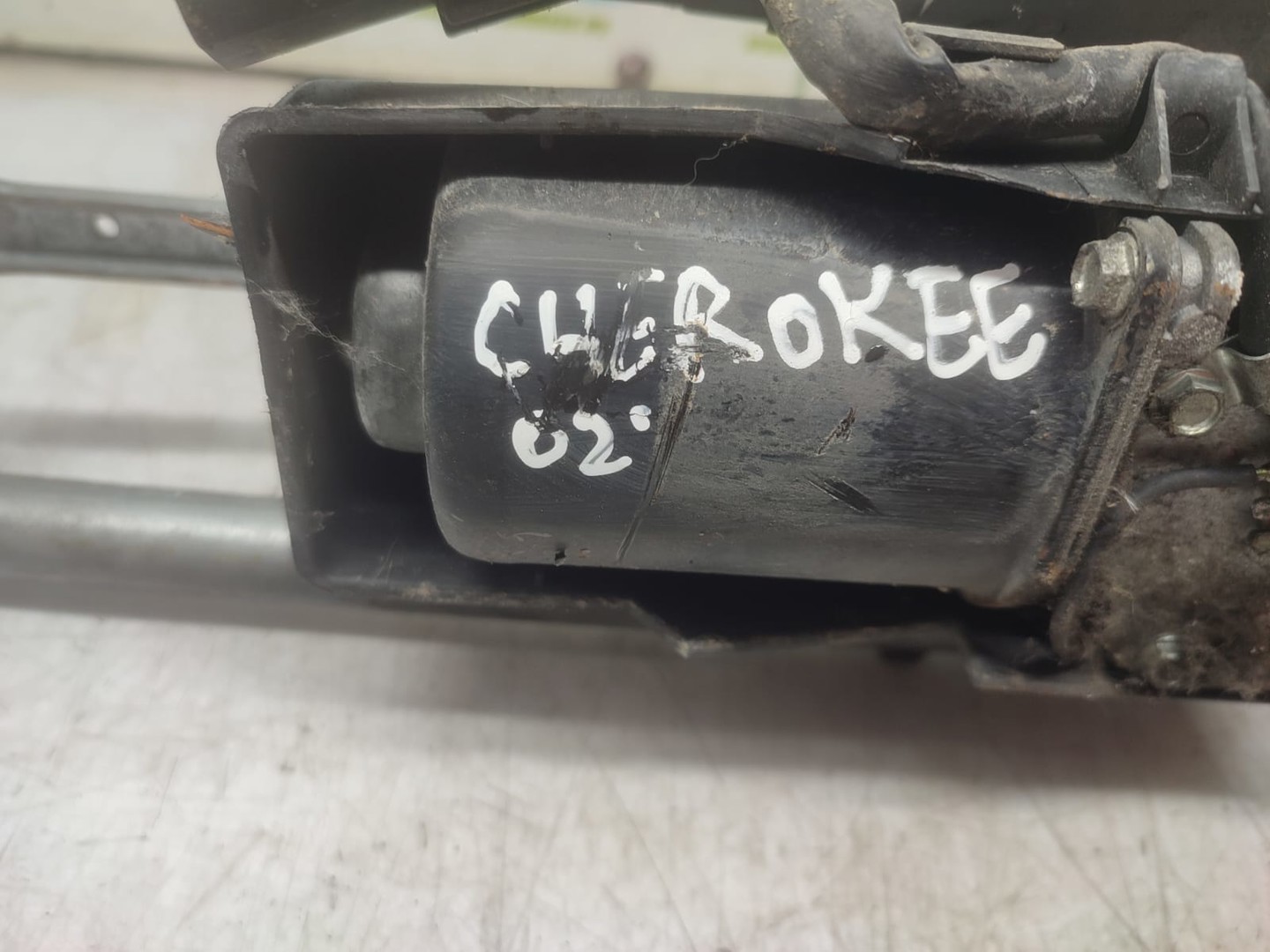 Ansamblu stergatoare parbriz Jeep Cherokee KJ (2001 - 2007)