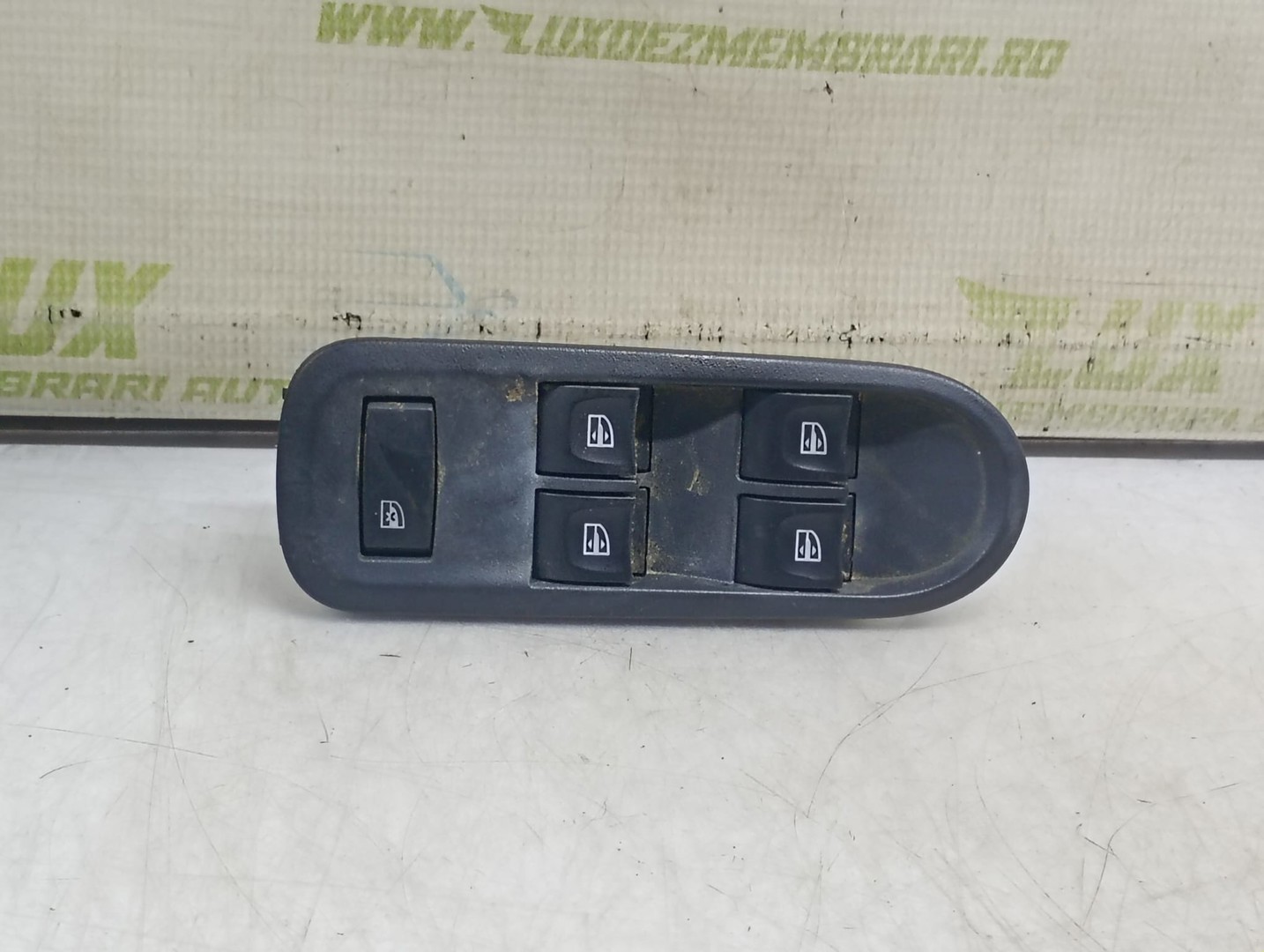 Panou comanda geamuri 254111342R Dacia Duster 1 (facelift) (2013 - 2017)