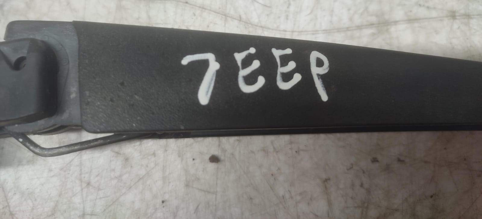 Brat stergator luneta Jeep Grand Cherokee WK2 (2010 - 2014)