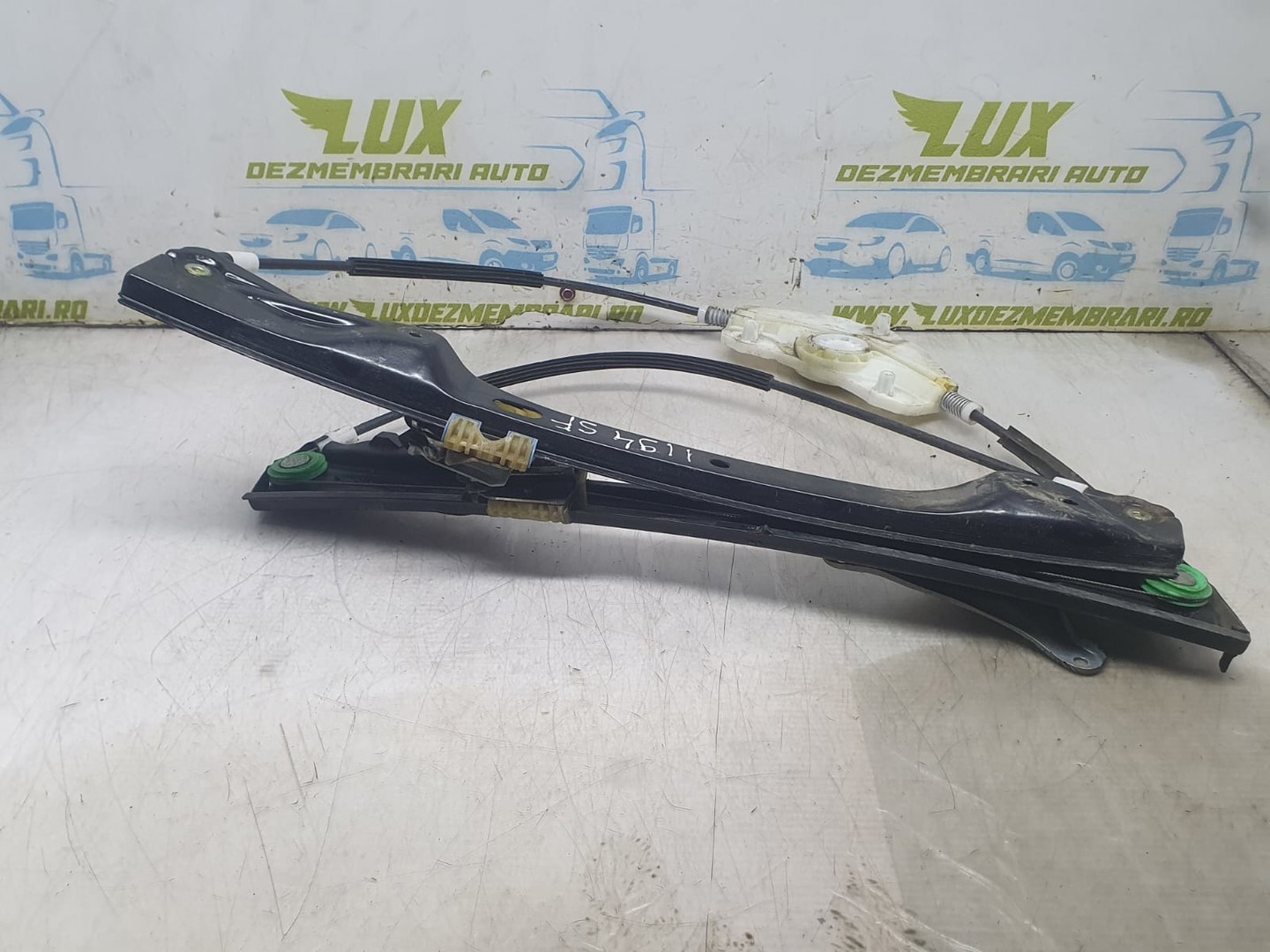 Macara geam stanga fata 980873101 Volkswagen Passat B6 (2005 - 2010)