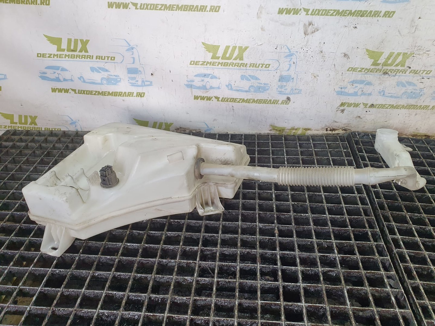 Vas lichid parbriz 7p0955453 Porsche Cayenne 958 (2010 - 2014)