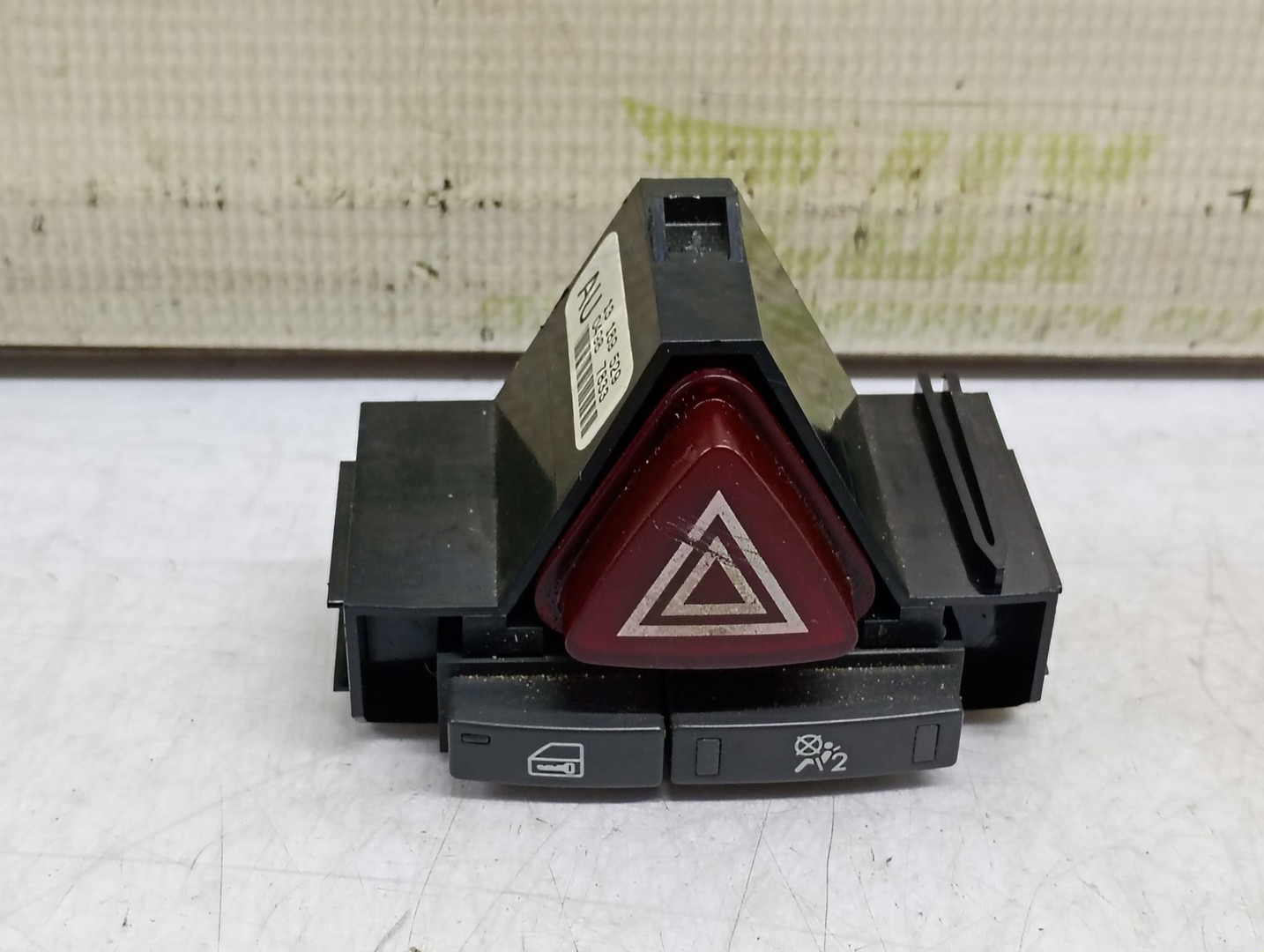 Buton avarii 13189529 Opel Corsa D (2006 - 2011)