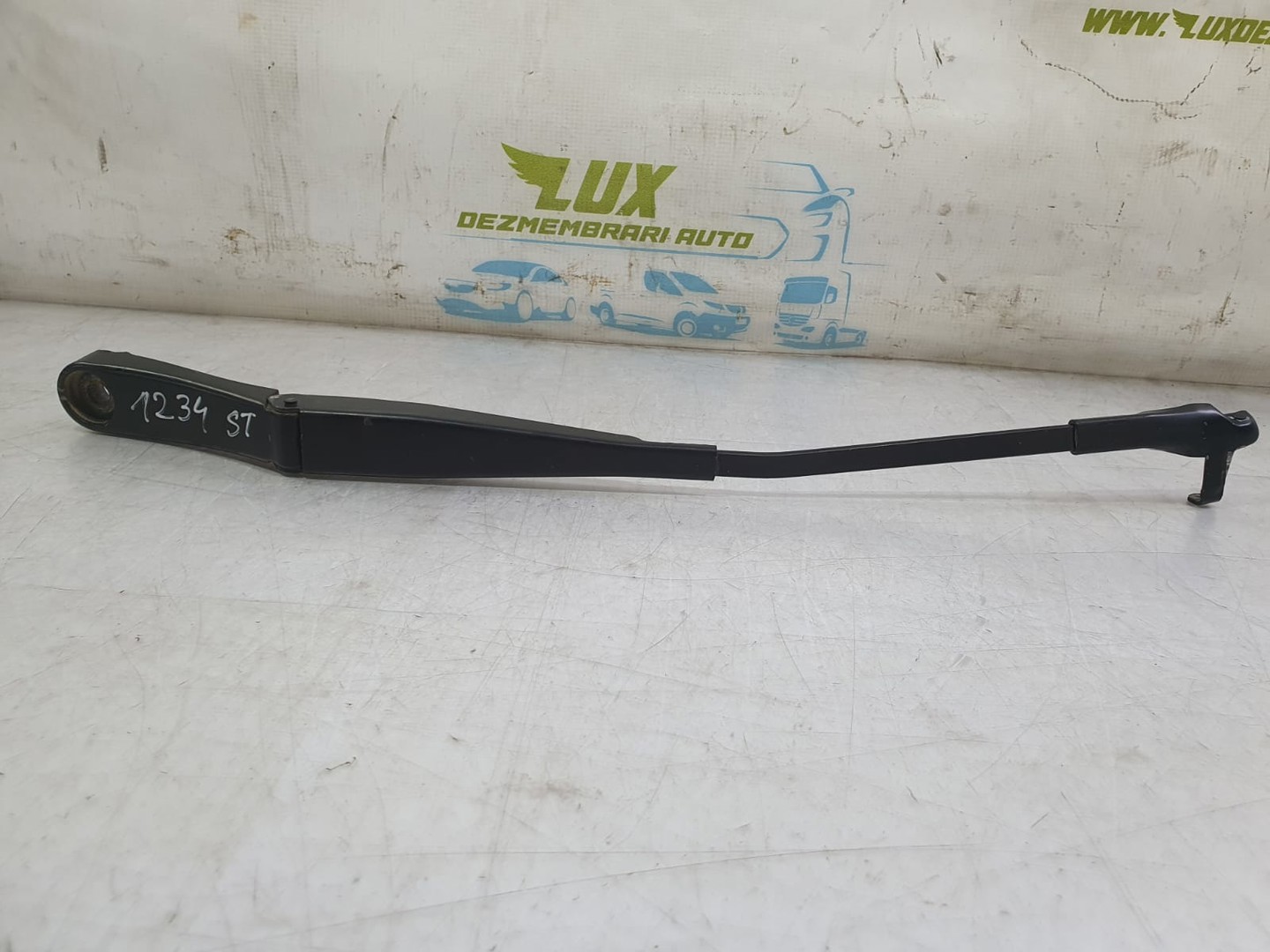 Brat stergator parbriz stanga 7p0955409b Porsche Cayenne 958 (2010 - 2014)
