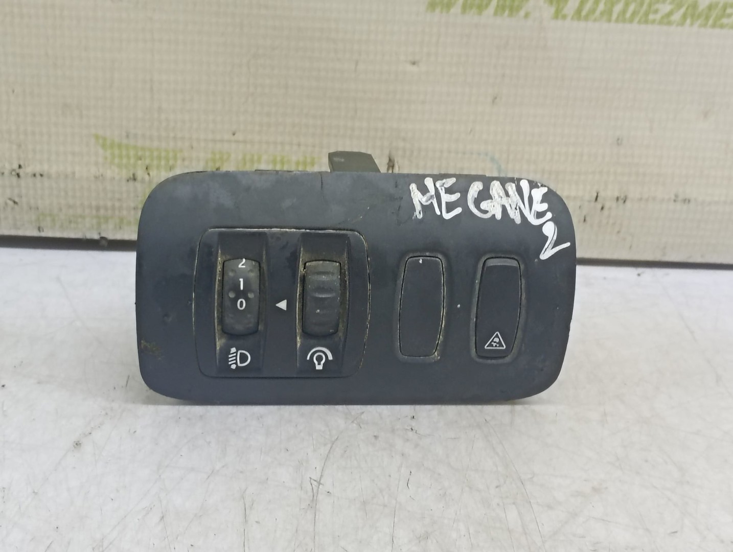 Panou butoane 8200079020 Renault Megane 2 (2002 - 2006)