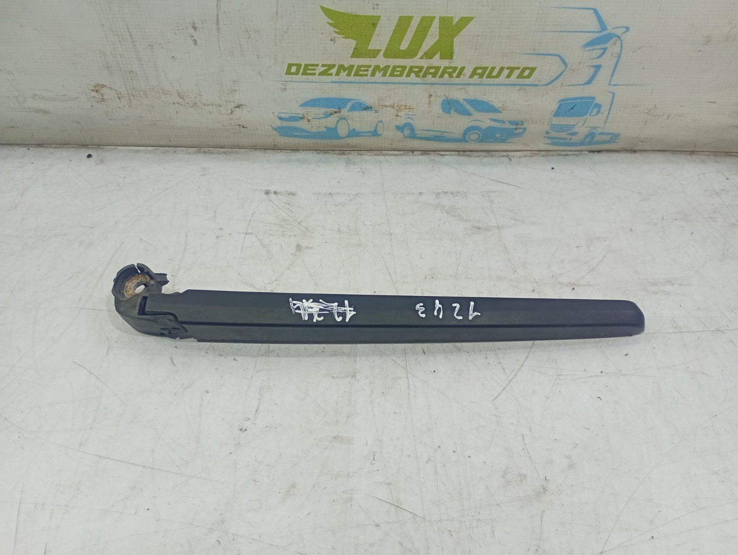 Brat stergator luneta 8k9955407 Porsche Cayenne 958 (2010 - 2014)