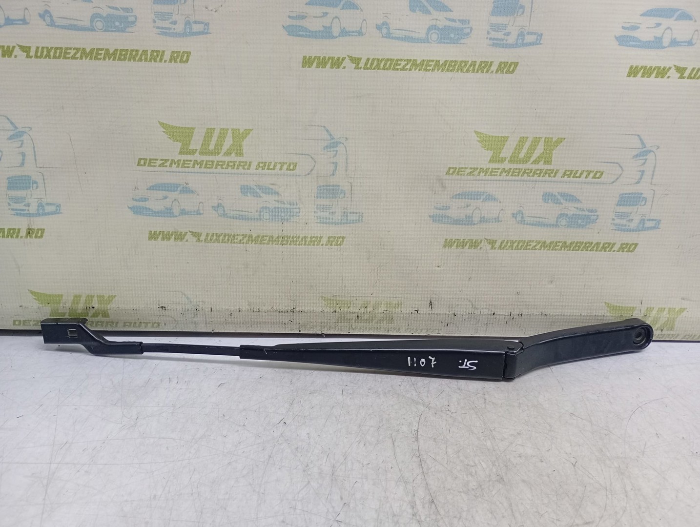 Brat stergator parbriz stanga 1Q1955409 Volkswagen Golf 5 (2003 - 2009)
