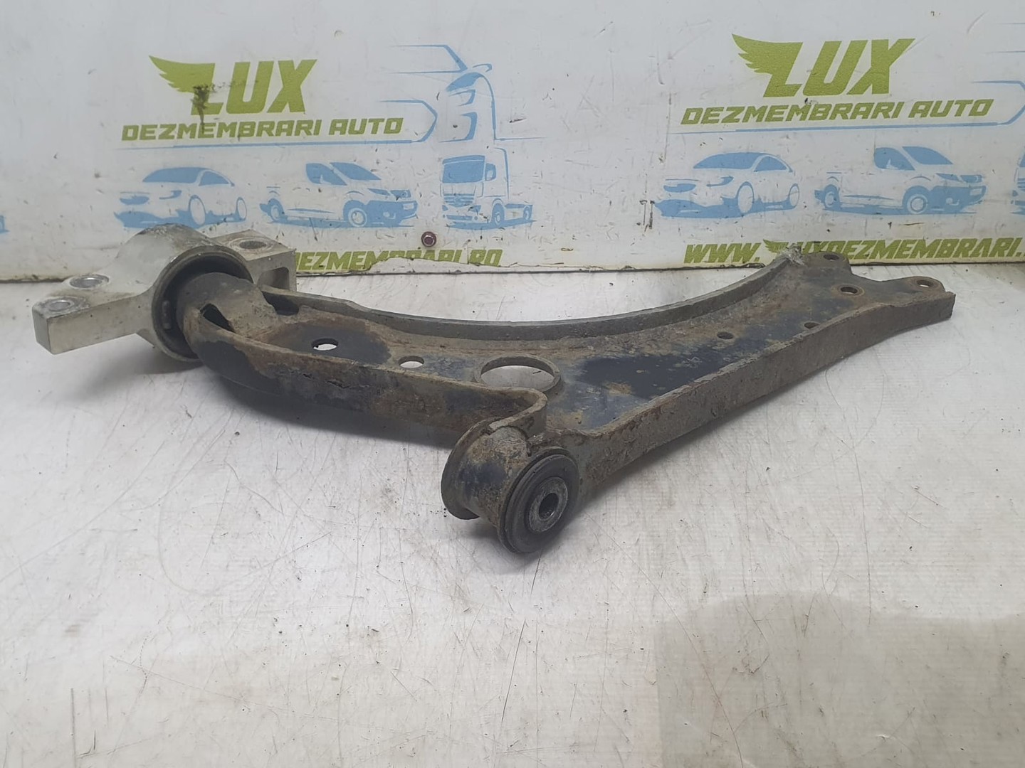 Brat suspensie dreapta fata 1k0407190E Volkswagen Golf 5 (2003 - 2009)