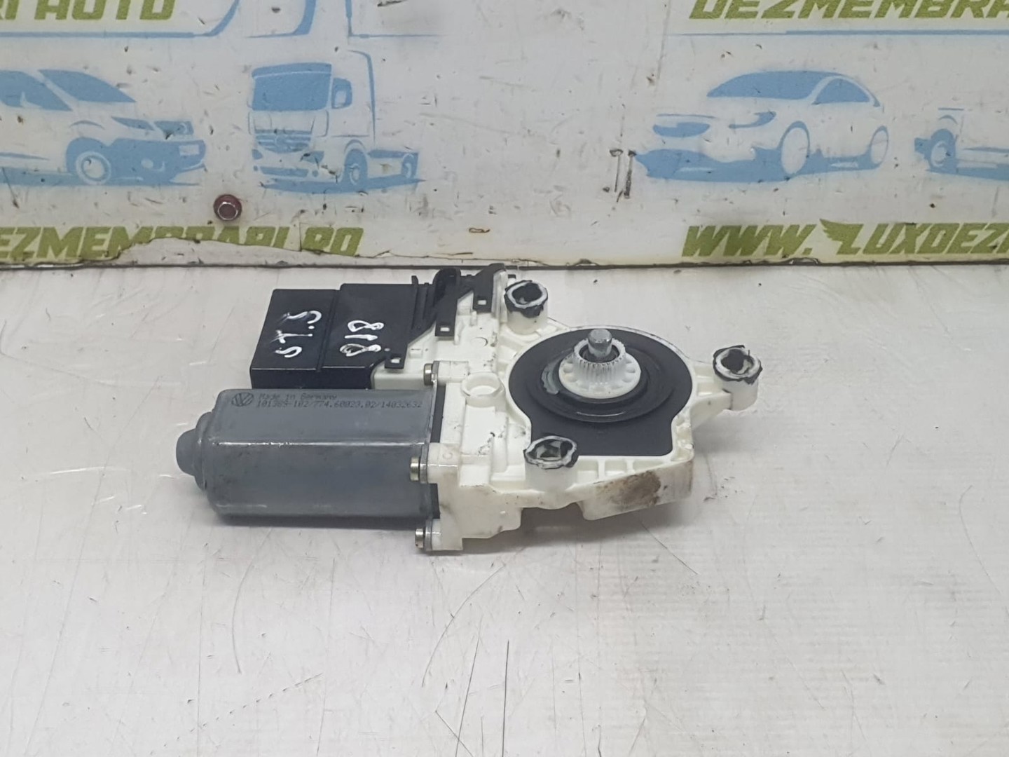 Motoras geam stanga spate 101389-102 Volkswagen Golf 4 (1997 - 2006)
