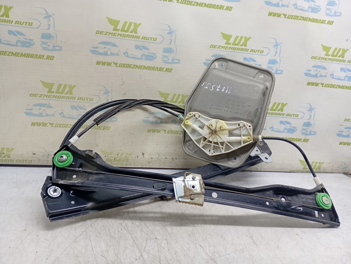 Macara geam stanga fata 1k3837461B Volkswagen Golf 5 (2003 - 2009)