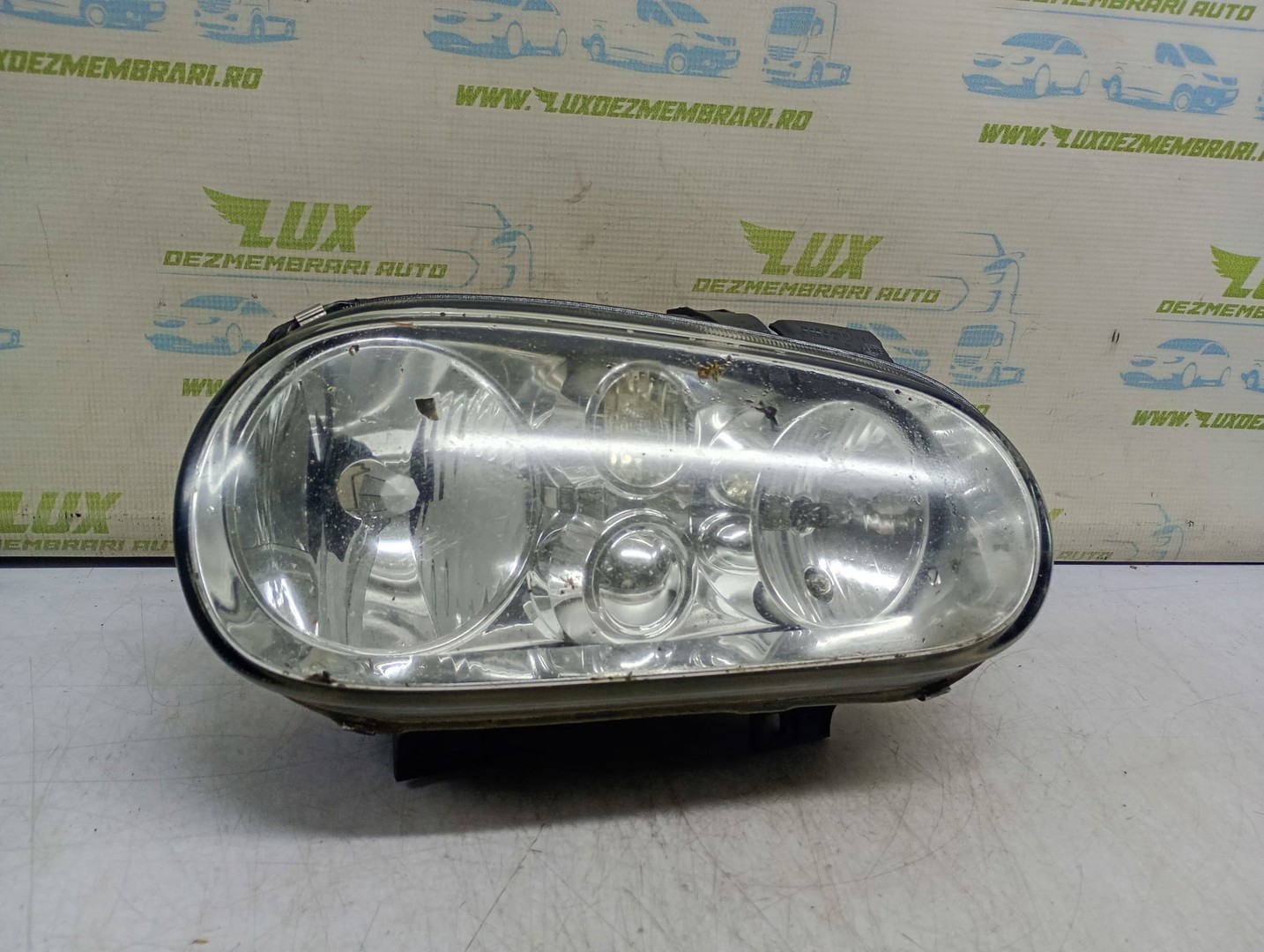Far dreapta E17611149 Citroen C5 1 (facelift) (2004 - 2008)