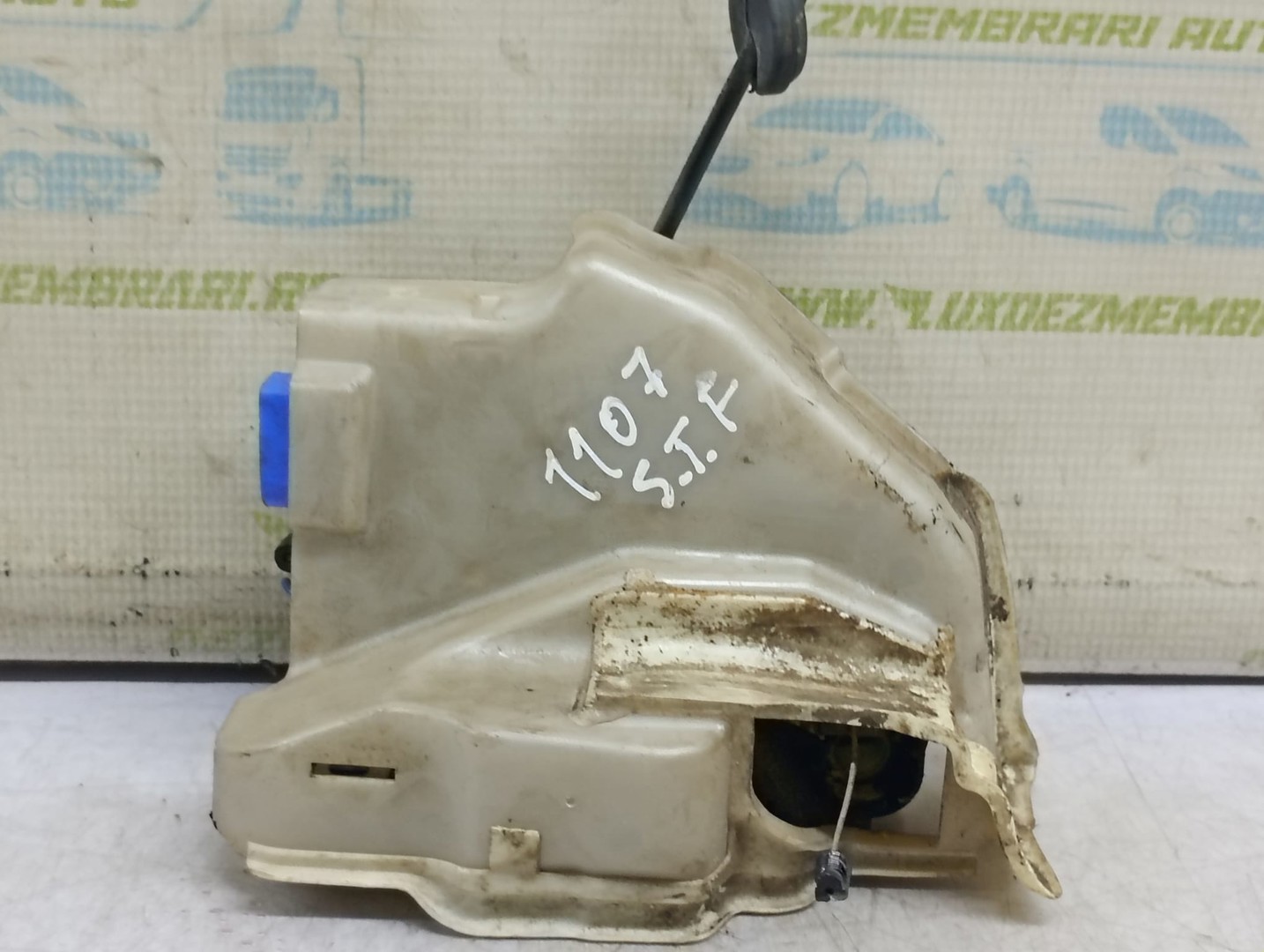 Broasca stanga fata 3D1837015 Volkswagen Golf 5 (2003 - 2009)