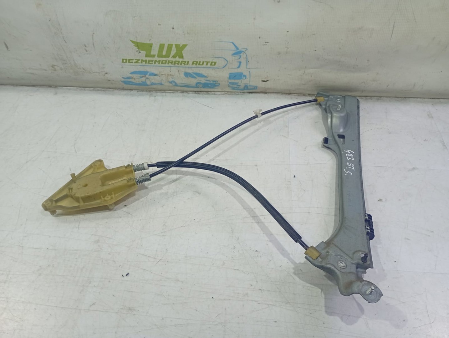 Macara geam stanga spate 827010001r Renault Laguna 3 (2007 - 2011)