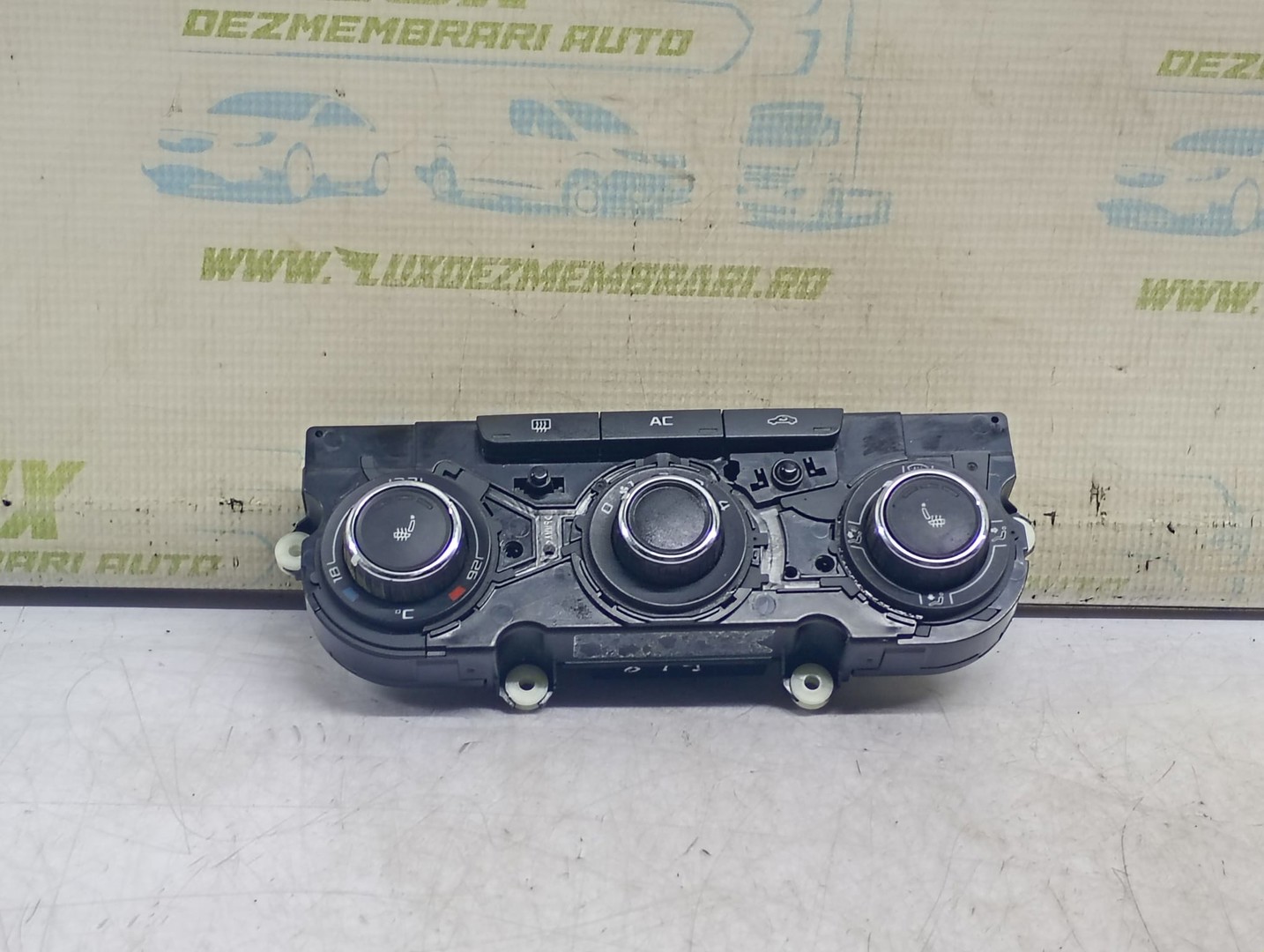 Panou clima ac 3T0820047K Skoda Superb 2 (2008 - 2013)