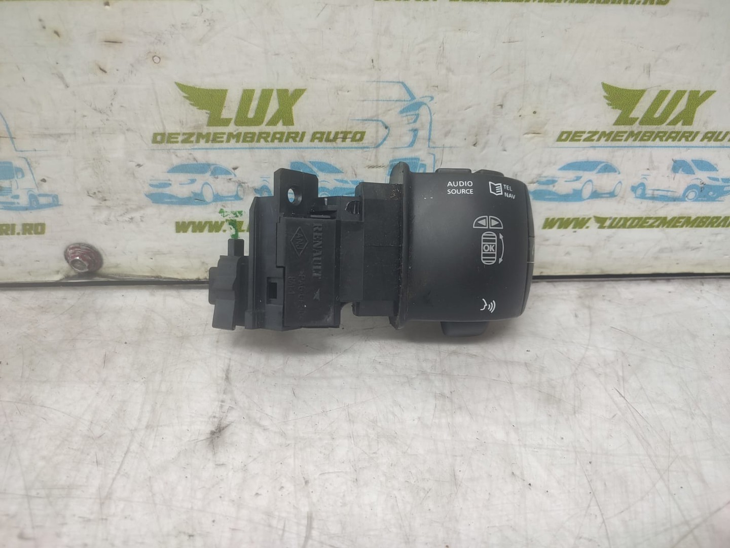Maneta comanda radio 255520014R Renault Laguna 3 (2007 - 2011)