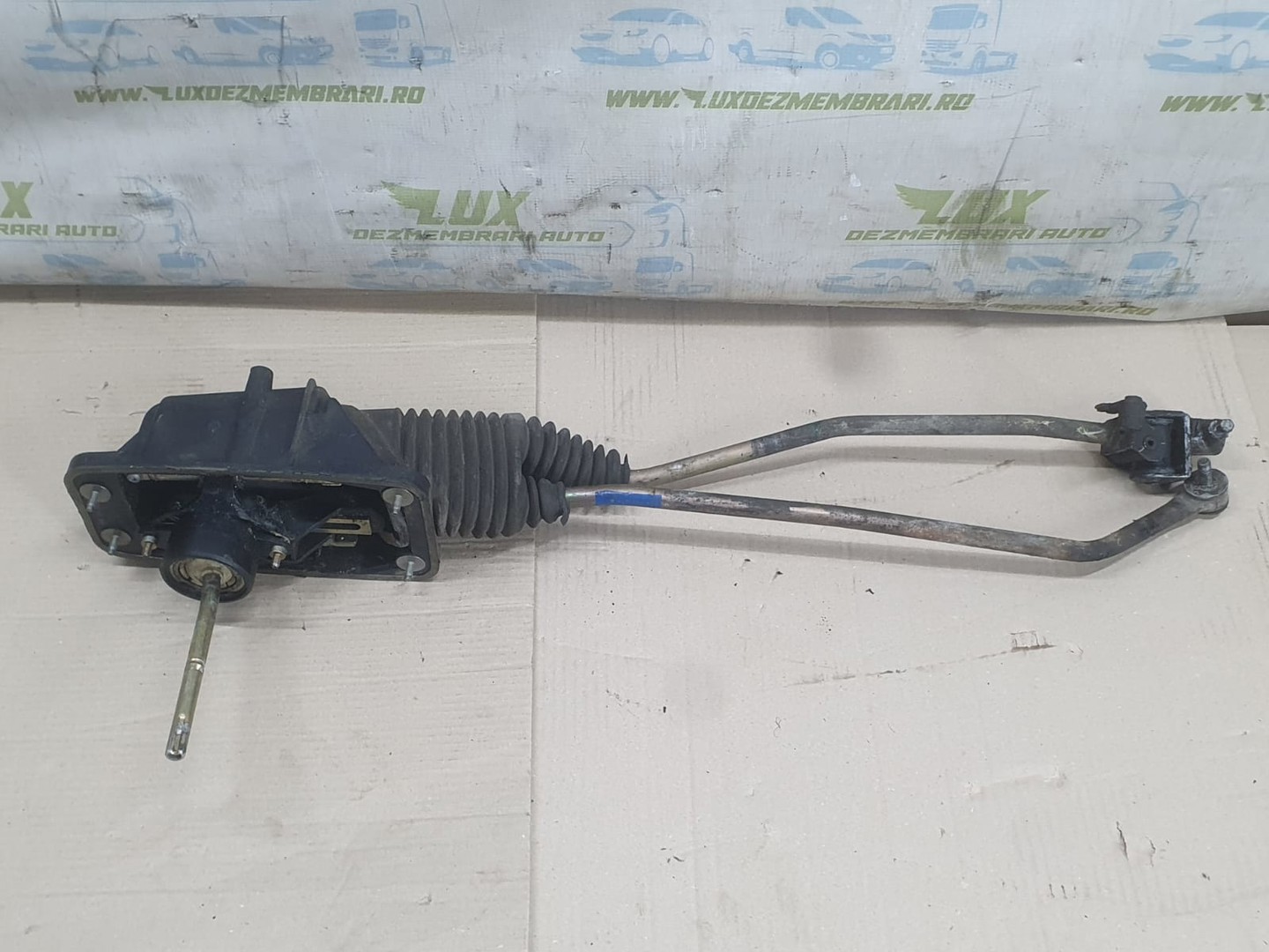 Timonerie manuala 5 trepte 8E0711025 Audi A4 B6 (2000 - 2005)