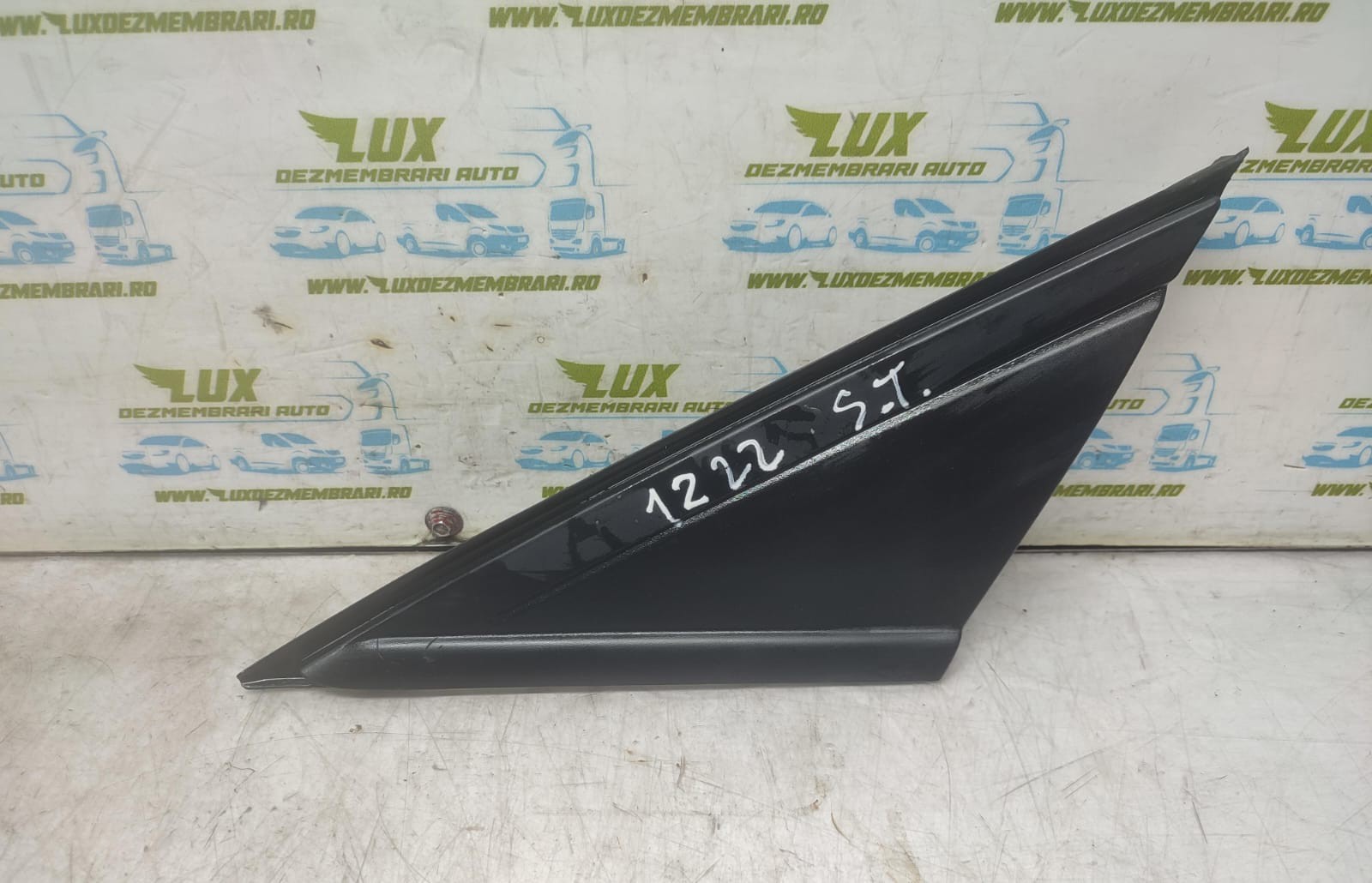 Ornament aripa BM51-A16003 Ford Focus 3 (2011 - 2015)