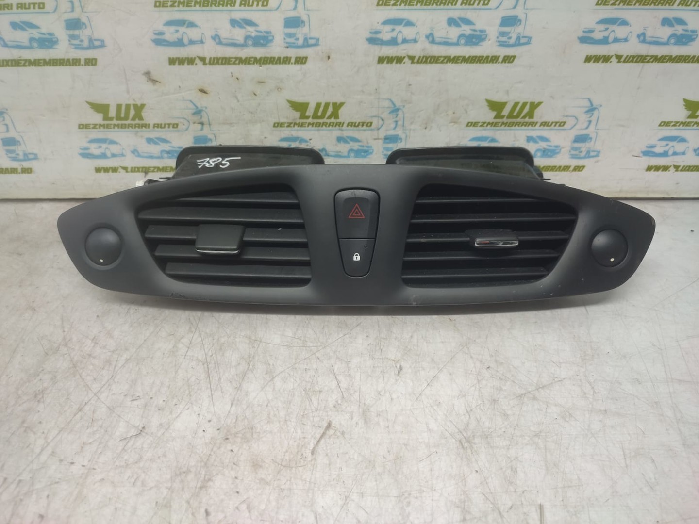 Grila ventilatie bord 682600031R Renault Grand Scenic 3 (2th facelift) (2013 - 2016)