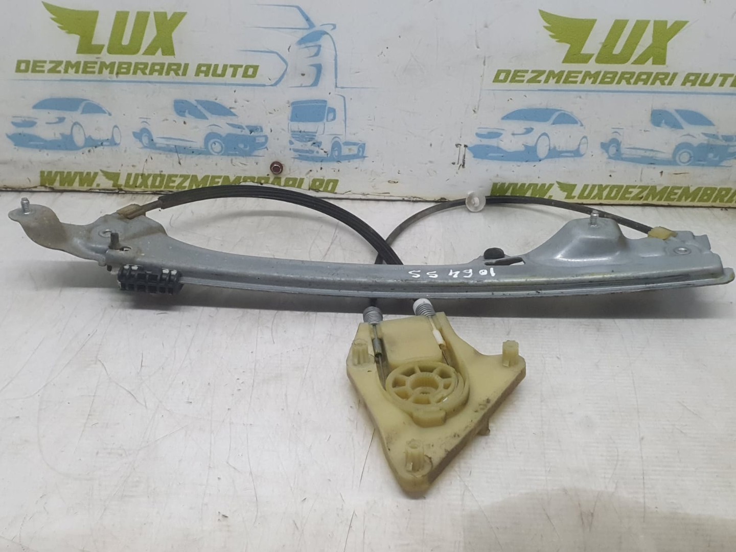 Macara geam stanga spate 827010001R Renault Laguna 3 (2007 - 2011)