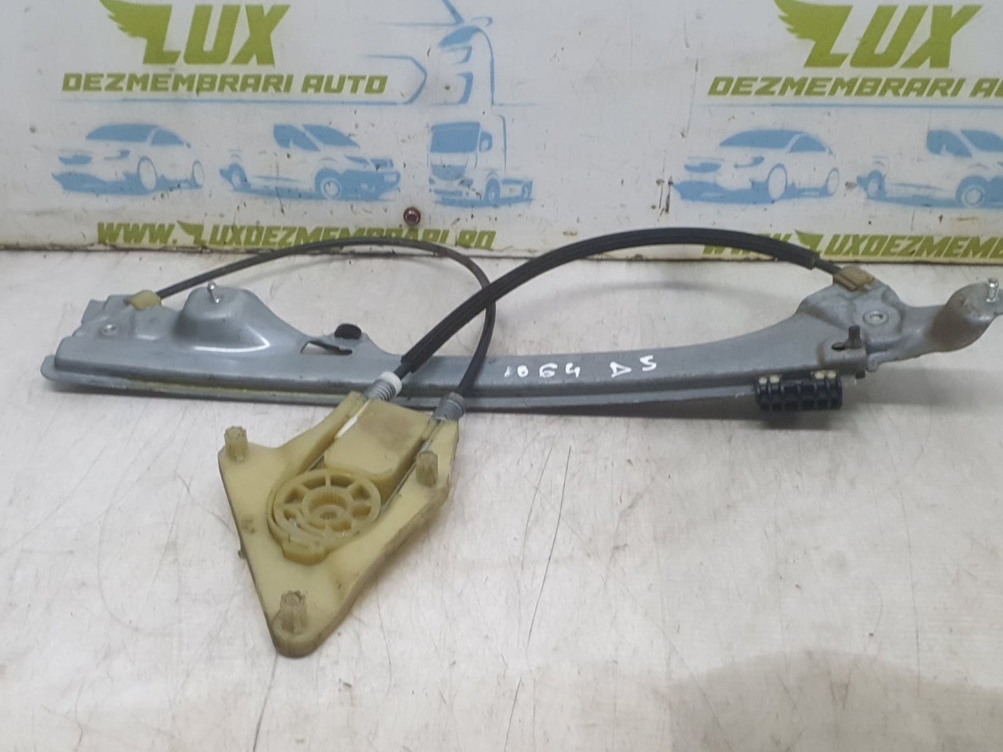 Macara geam dreapta spate 827000001R Renault Laguna 3 (2007 - 2011)