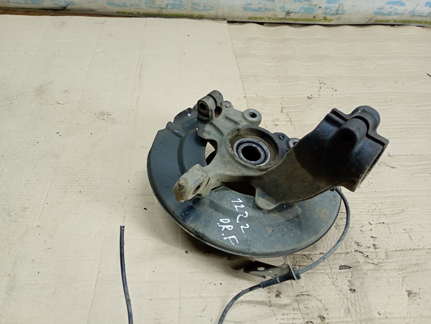 Fuzeta dreapta fata AV613k170 Ford Focus 3 (2011 - 2015)