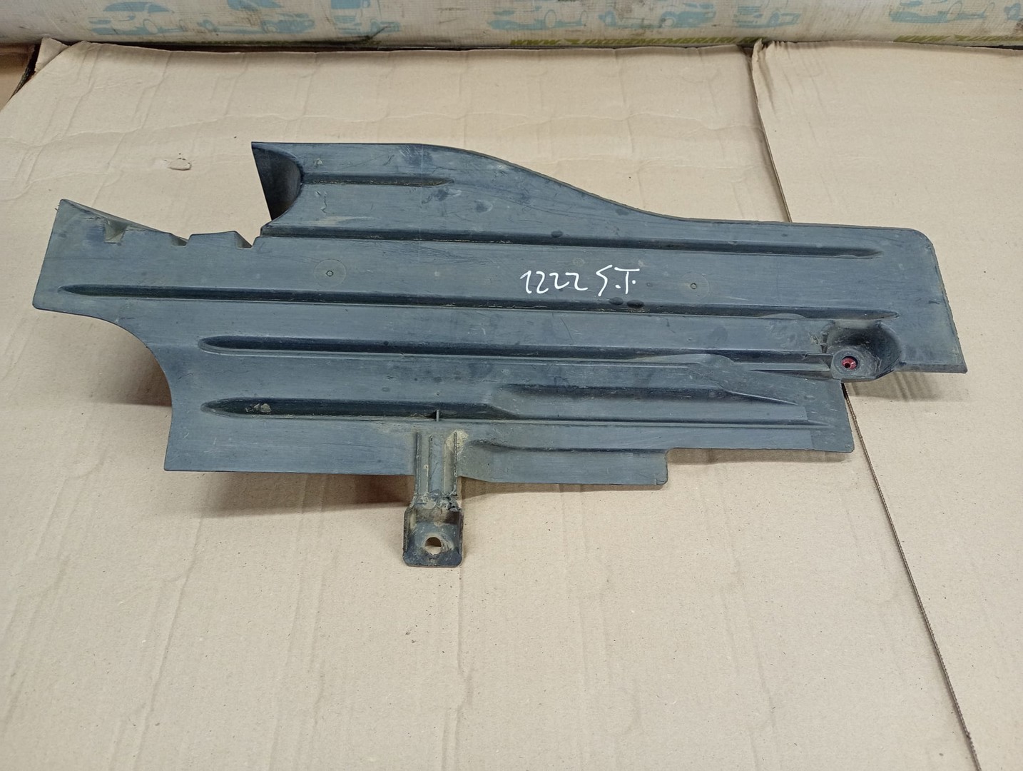 Scut caroserie stanga AV61-R11779-A Ford Focus 3 (2011 - 2015)