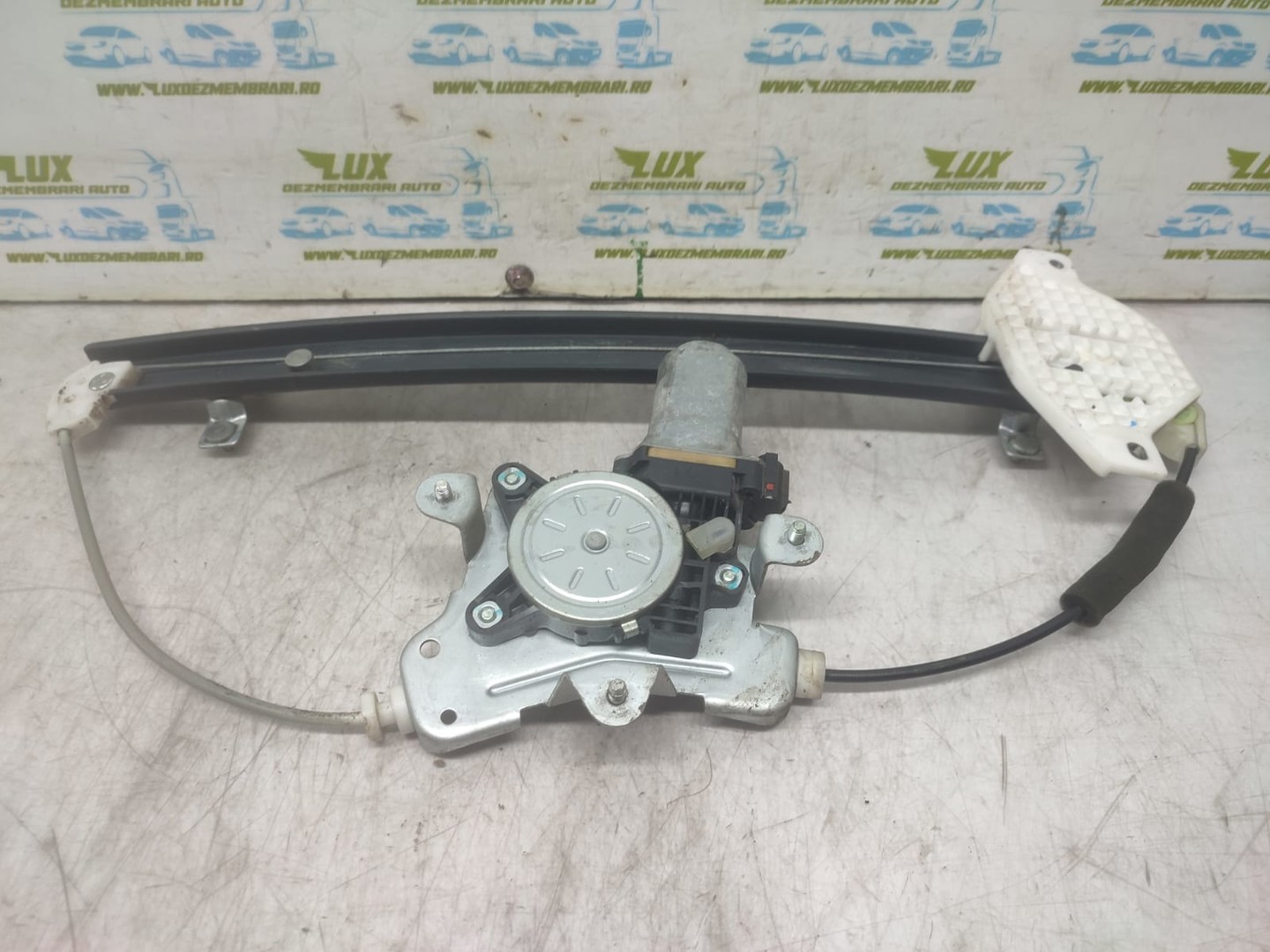 Macara geam dreapta spate 96672885 Opel Antara 1 (2006 - 2011)