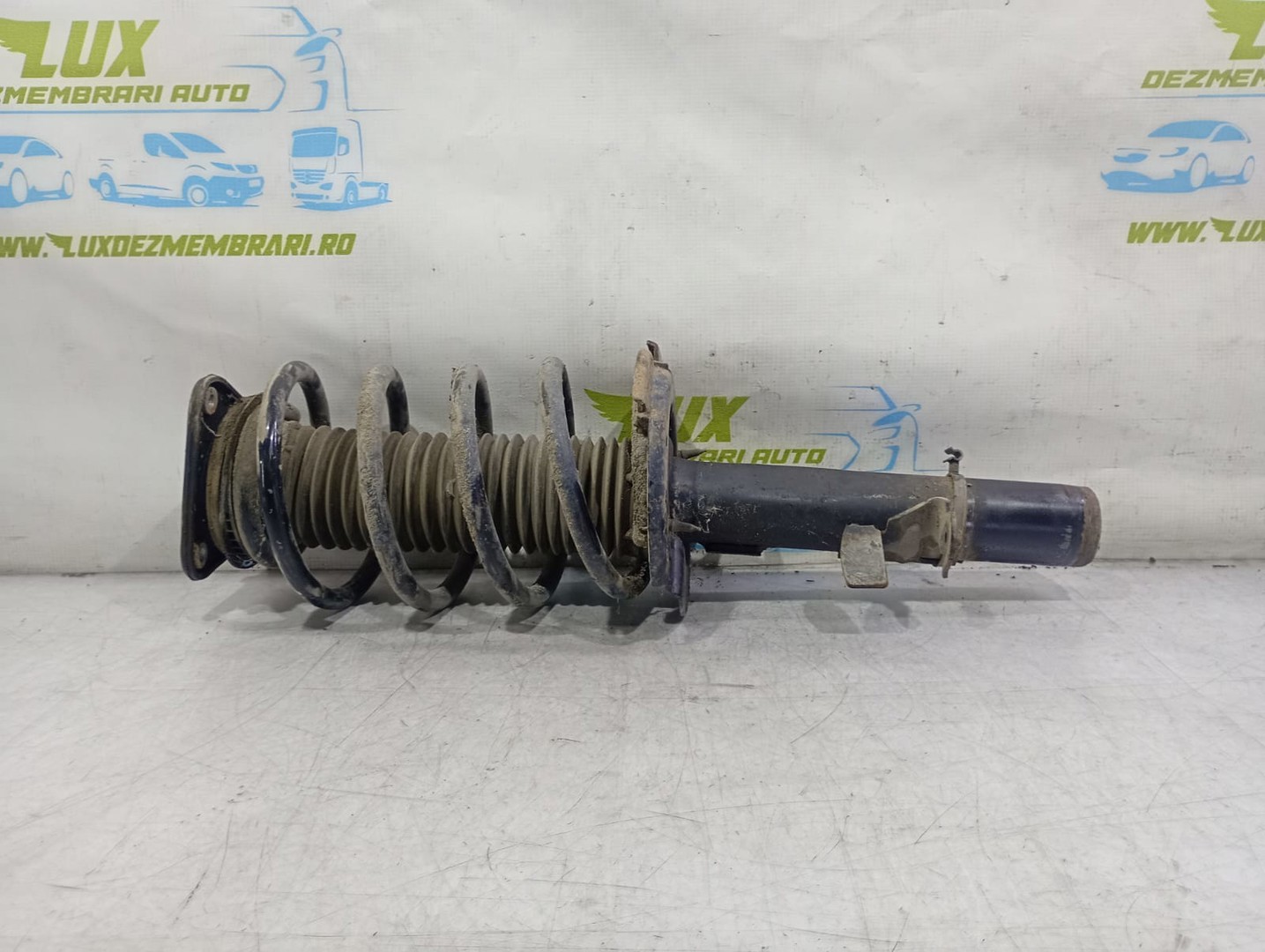 Amortizor cu arc stanga fata bv61-18k001-lbb Ford Focus 3 (2011 - 2015)