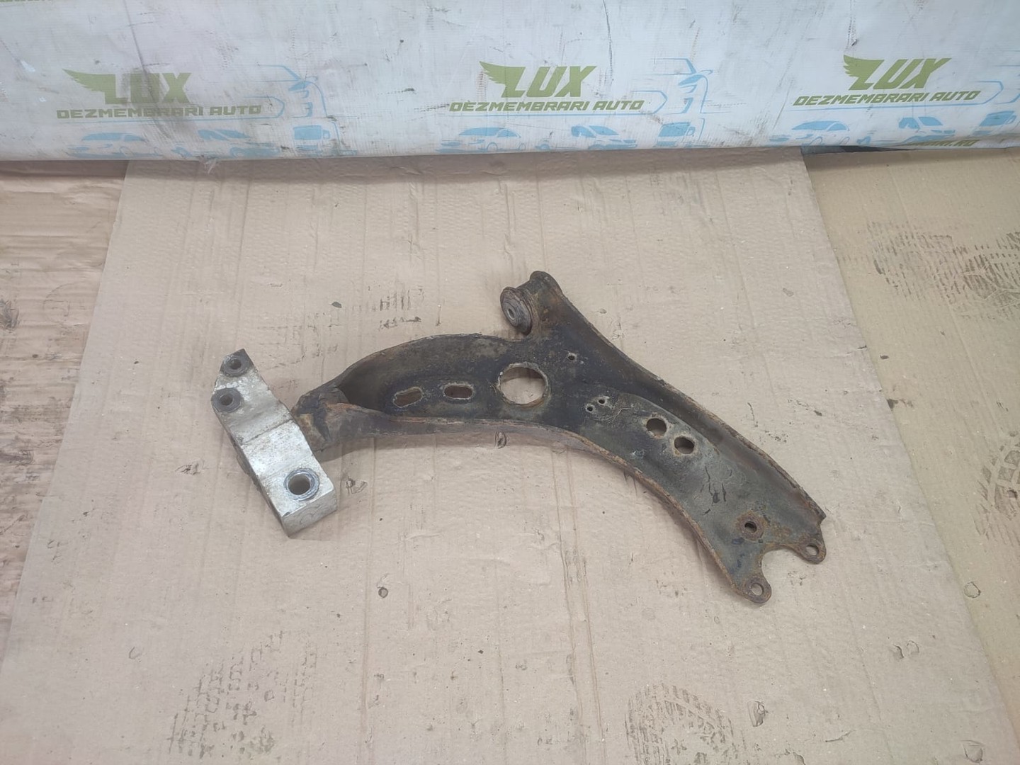 Brat suspensie stanga fata Skoda Superb 2 (2008 - 2013)