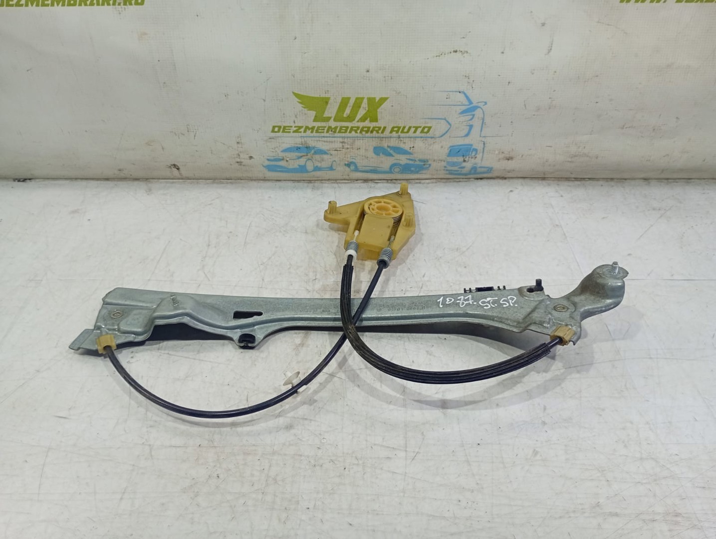 Macara geam stanga spate 827010001r Renault Laguna 3 (facelift) (2011 - 2015)