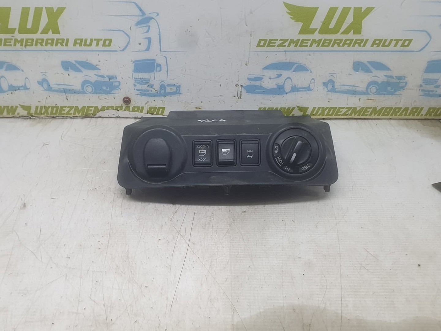 Panou butoane 682464kj0a Nissan Navara D23 (facelift) (2019 - 2024)