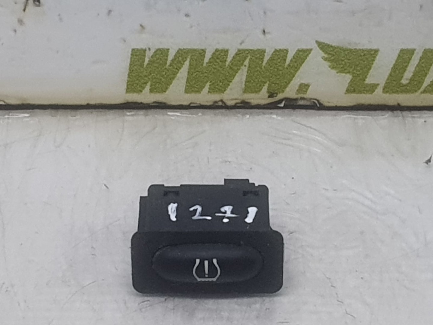 Buton 61316909518 Mini One R50 (2001 - 2004)