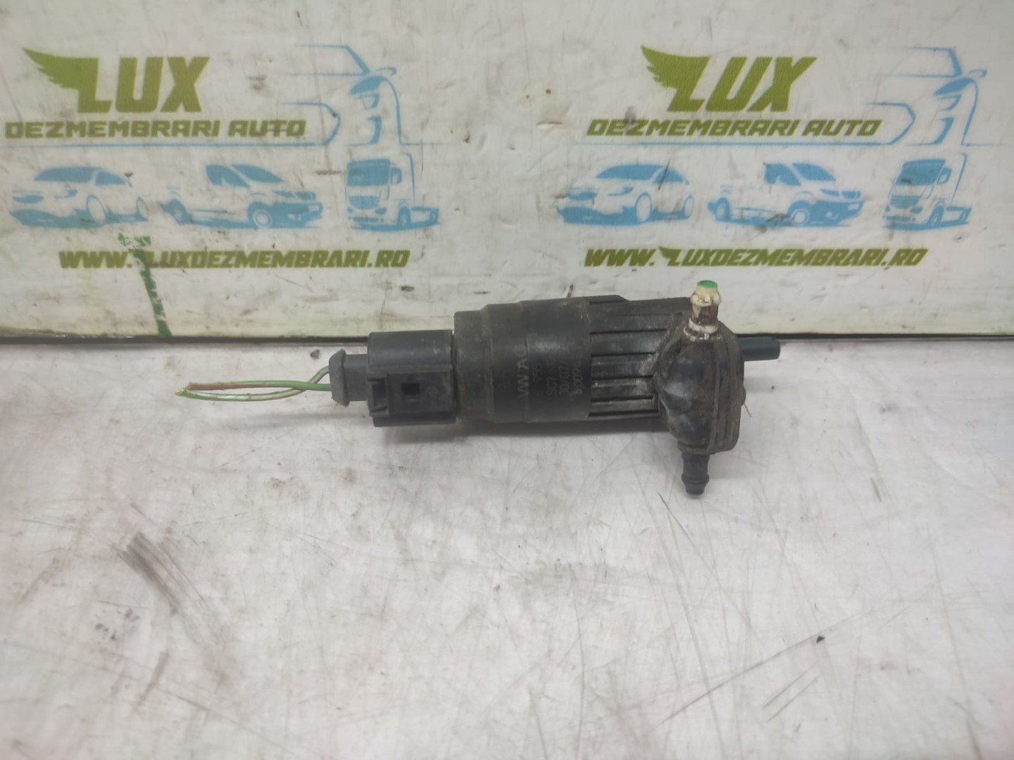 Pompa vas lichid parbriz 1K6955651 Volkswagen Touran 1 (2003 - 2006)