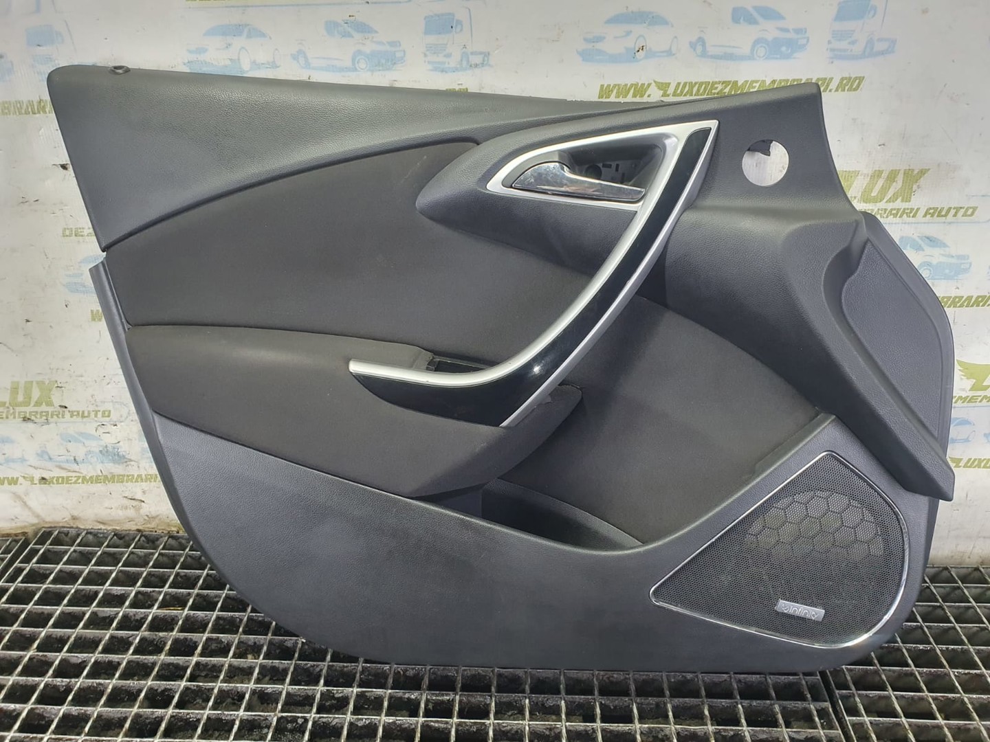 Fata usa stanga fata Opel Astra J (2009 - 2012)