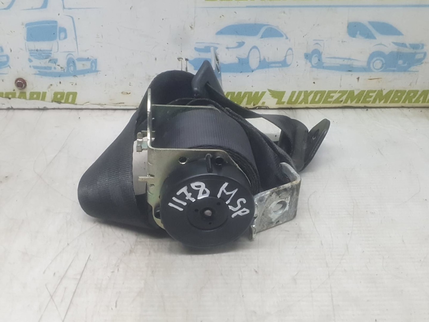 Centura siguranta dreapta spate 3M51-R611B68-eb Ford C-Max 1 (facelift) (2007 - 2010)