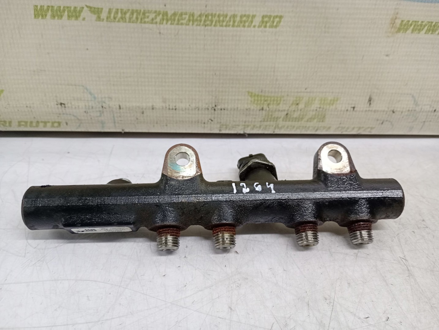 Rampa injectoare H8201157327 175215346A Dacia Dokker 1 (2012 - 2017)