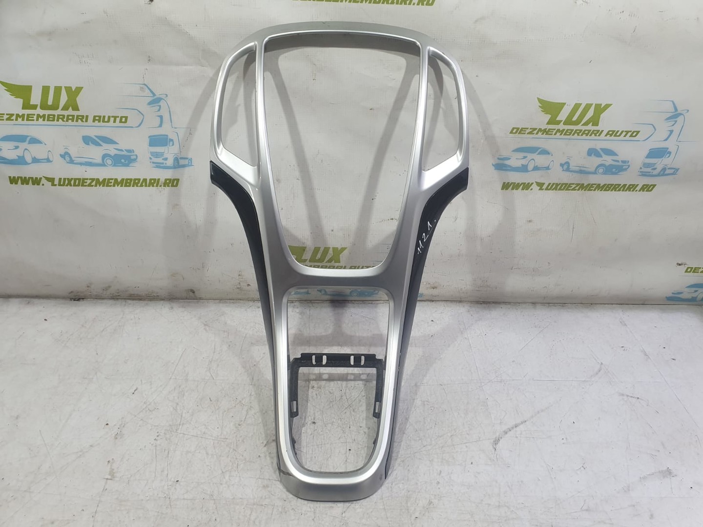Ornament consola centrala 13349237 Opel Astra J (2009 - 2012)