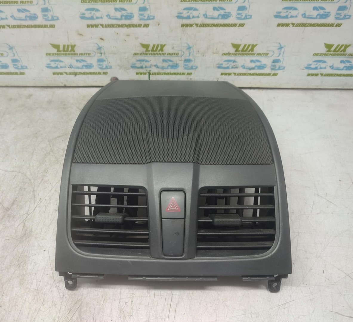 Grila ventilatie bord 7382355L0 Suzuki SX4 1 (facelift) (2009 - 2014)