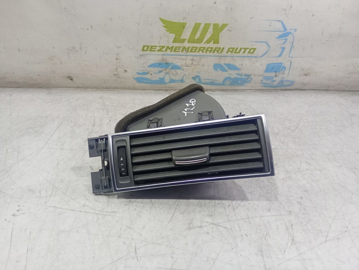 Grila ventilatie bord 4f1820902b Audi A6 4F/C6 (2004 - 2008)