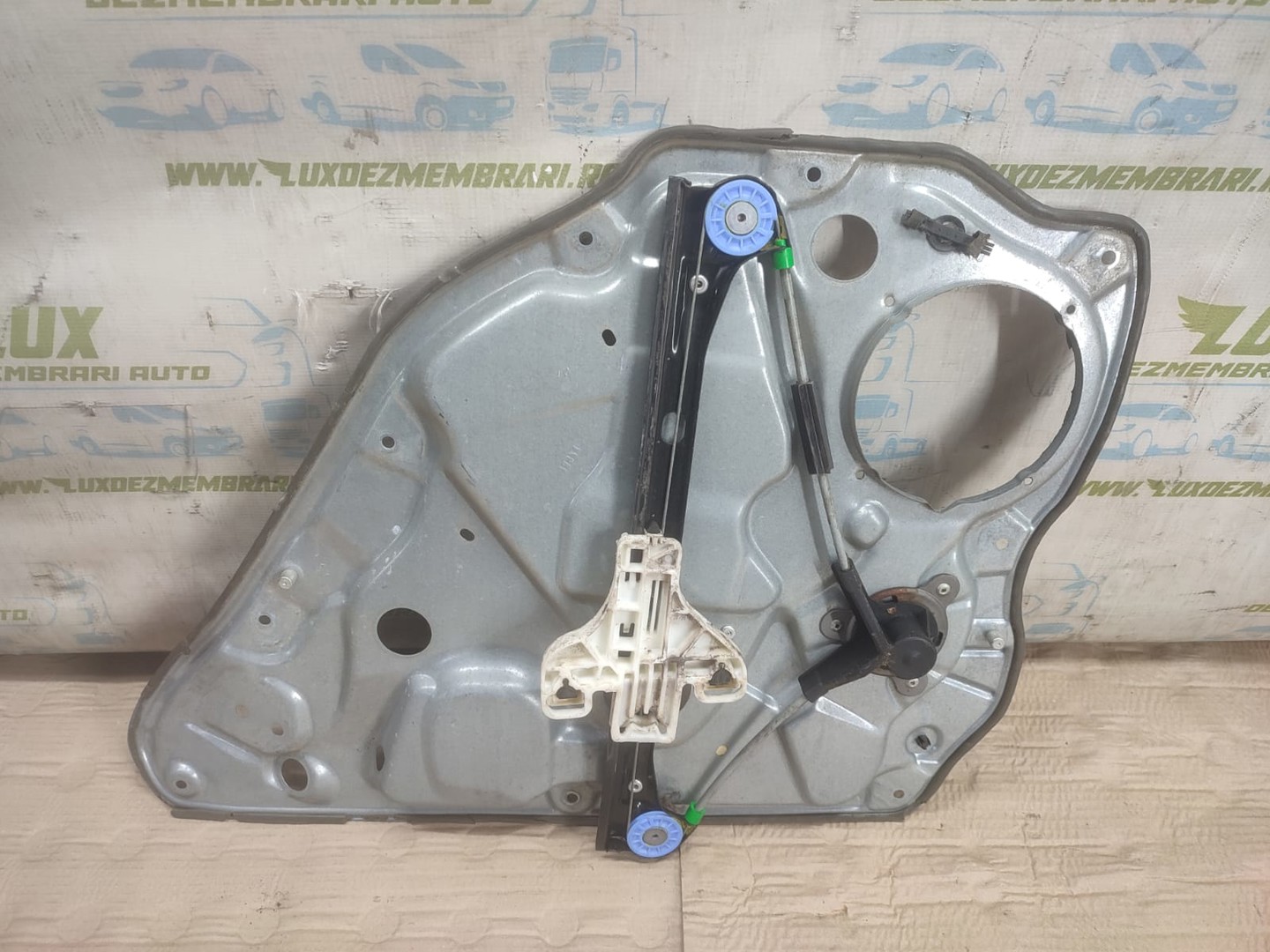 Macara geam stanga spate 6Q6839137 Volkswagen Polo 4 (9N) (facelift) (2005 - 2009)