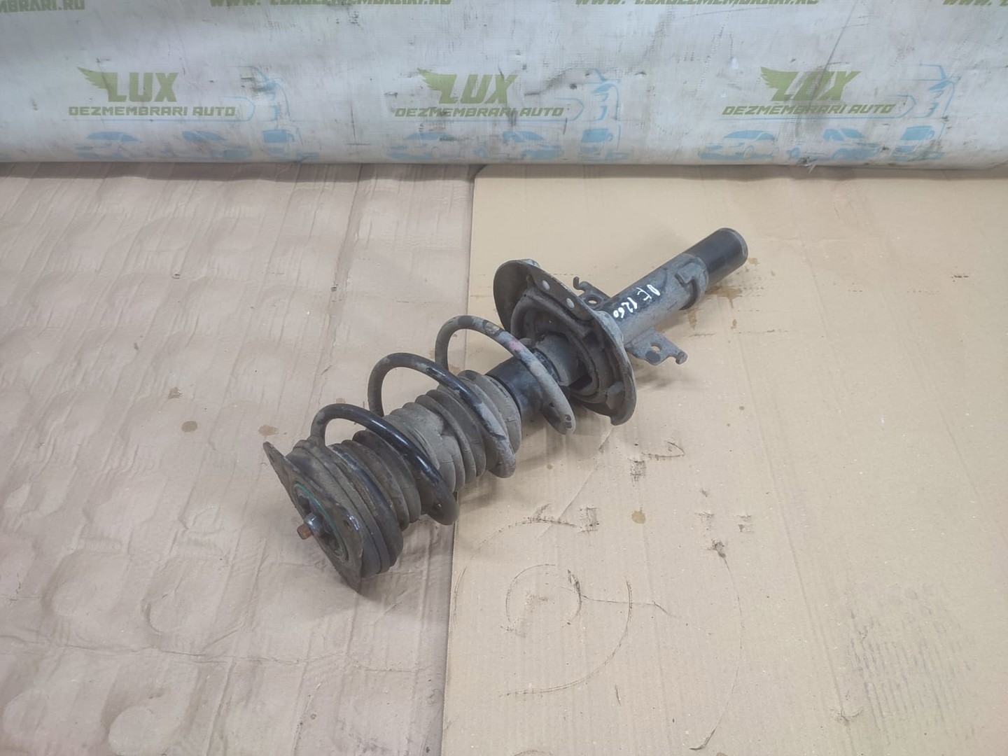 Amortizor cu arc dreapta fata 543025418R Renault Megane 4 (2016 - 2020)