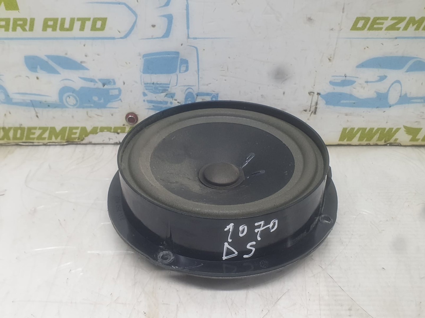 Boxa difuzor 1z0035411C Skoda Octavia 2 (facelift) (2008 - 2013)