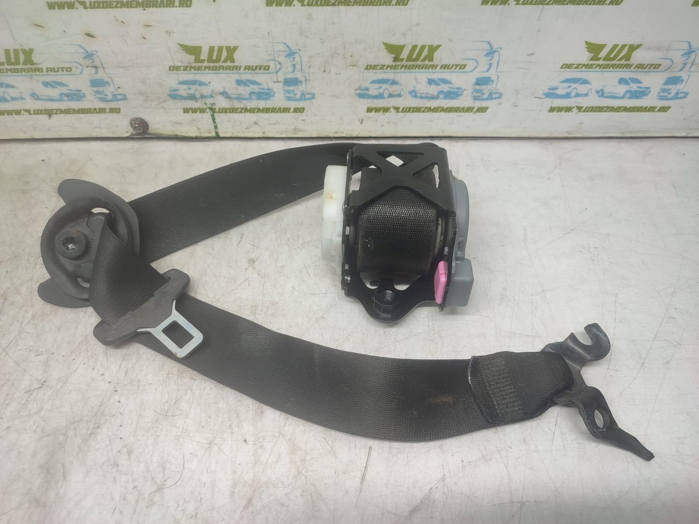 Centura siguranta stanga fata BMW X3 F25 (2010 - 2015)