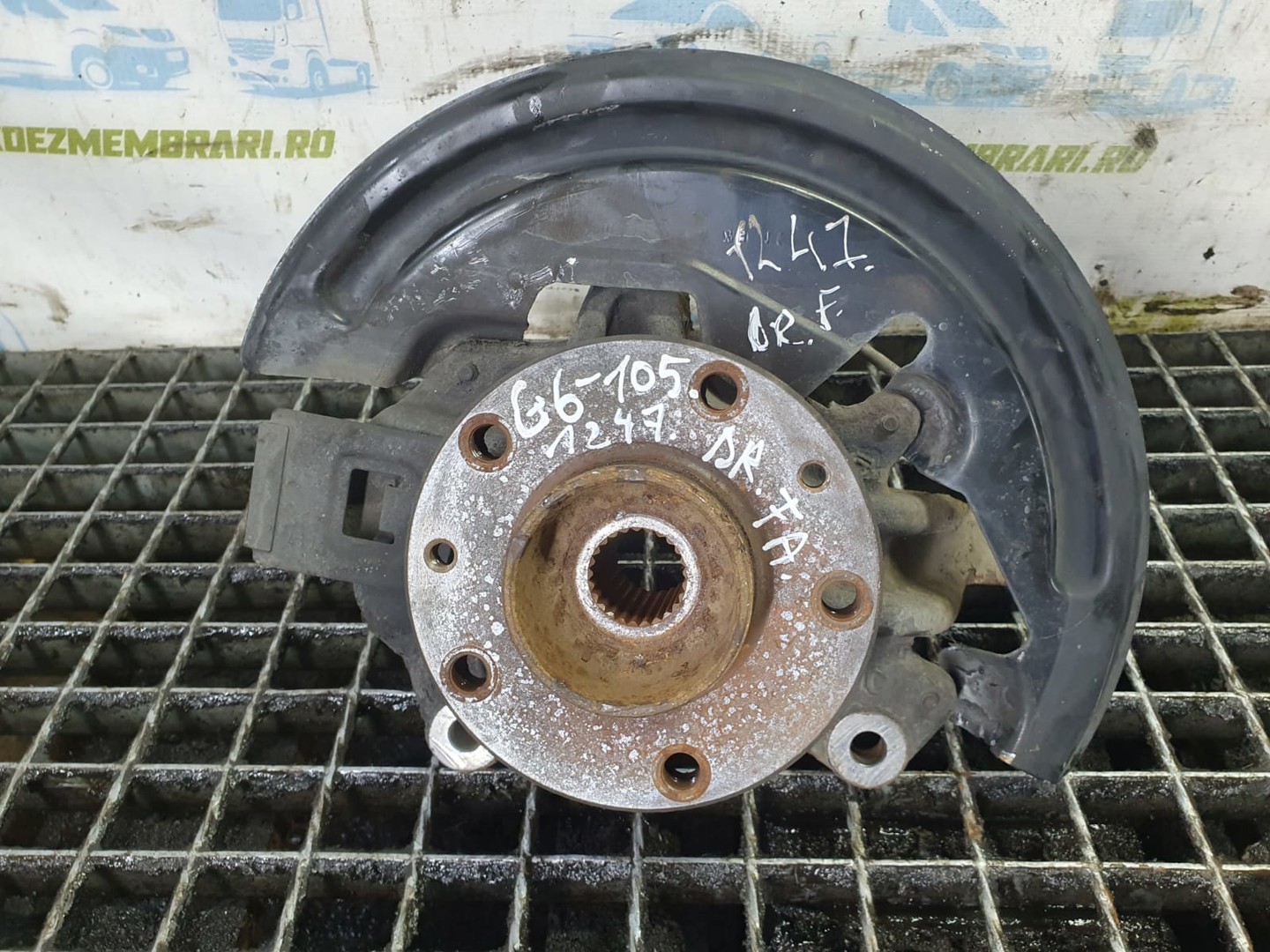 Fuzeta dreapta fata 400140076r Renault Fluence 1 (2009 - 2013)
