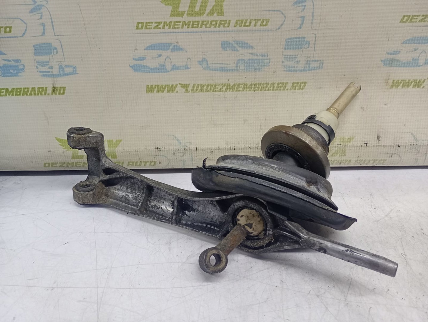 Timonerie manuala 6 trepte 7529067 BMW Seria 1 E81/E82/E87/E88 (facelift) (2007 - 2012)
