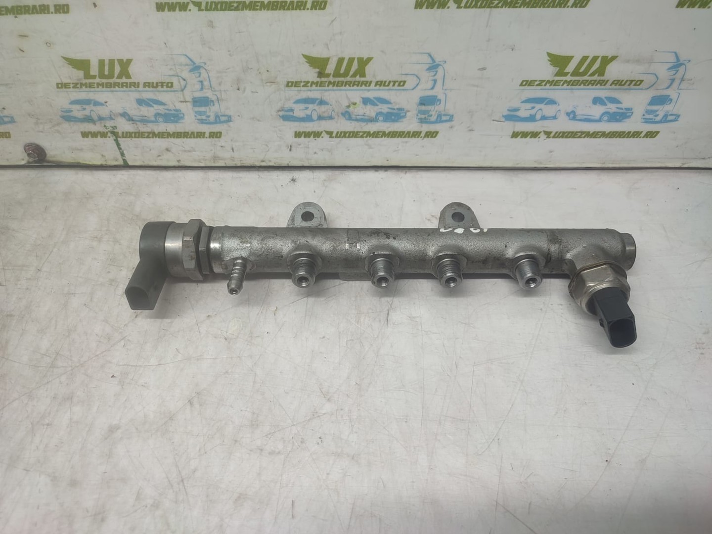 Rampa injectoare 057130764AB 04B130093 Volkswagen Polo 5 (6R) (2009 - 2015)