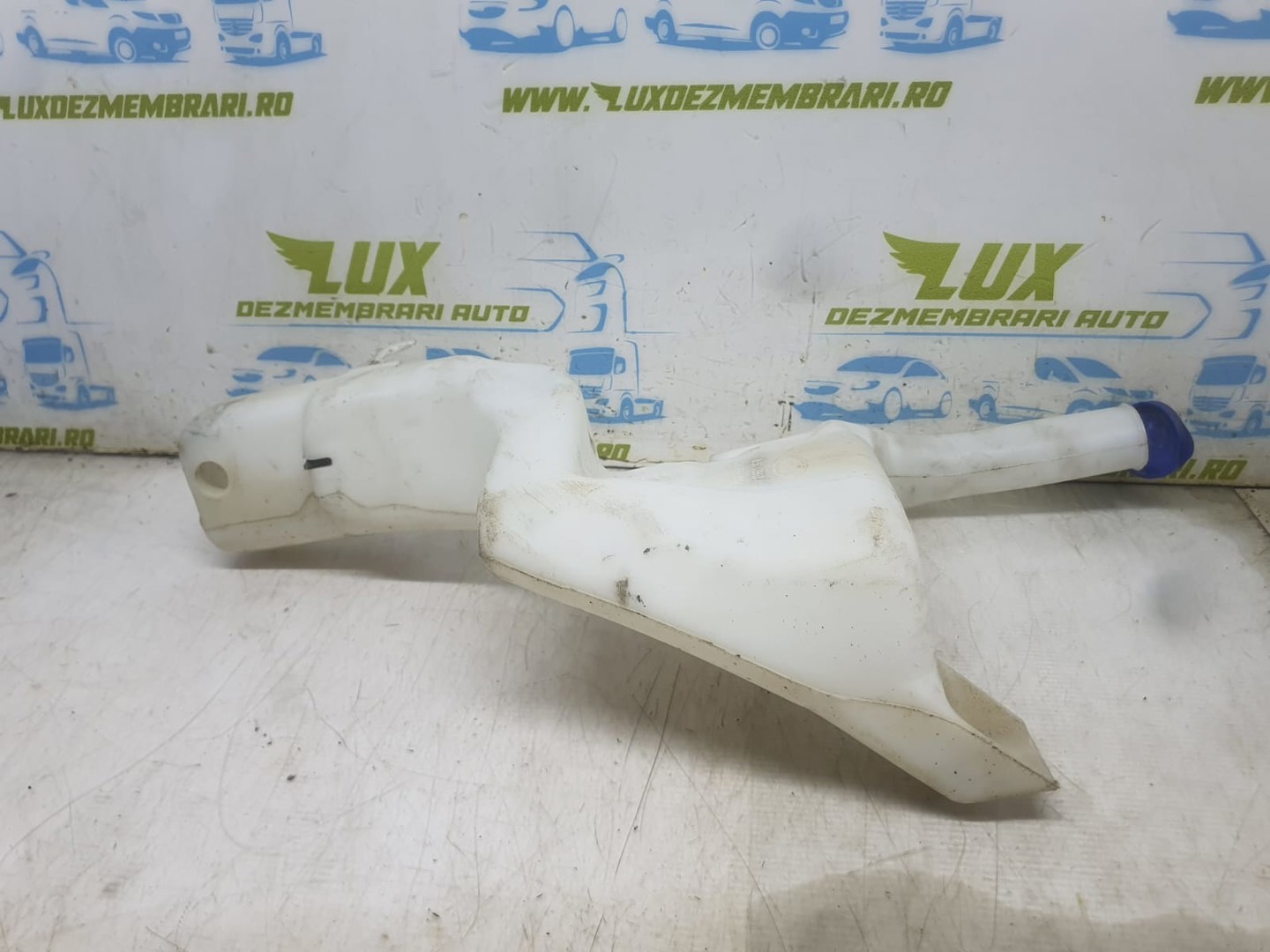 Vas lichid parbriz 8A61-17B613-AG Ford Fiesta 6 (facelift) (2013 - 2020)
